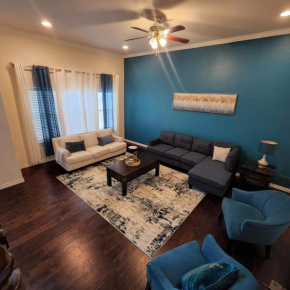 5 min from DFW Airport, 3 Bed, 3 Bath Modern Construction
